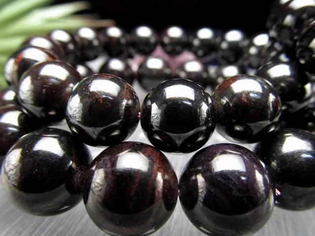 ブラックアイアン・スギライト ブレスレット 8.5mm-9mm×22珠前後 高級感のあるブラックメタリックカラー ヘマタイトとの共生 黒色の守護石