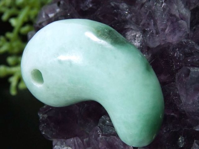 糸魚川翡翠 勾玉(硬玉・まがたま) 石サイズ約31mm 重さ10.0g 世界最古  