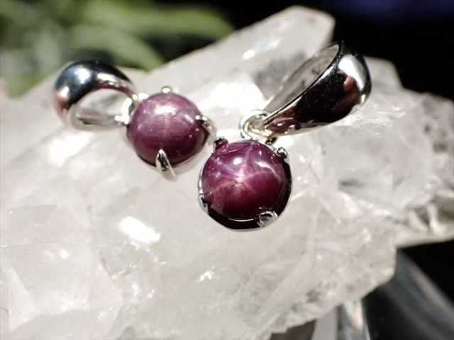 極上5A スタールビー ペンダントトップ ラウンド型 石サイズ約5mm 1個売り つやつや濃厚スタールビー 光沢シラー&スター効果 SILVER925 ミャンマー産 pe-p