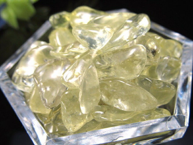 レモンクォーツ さざれ 中サイズ 約100グラム 粒平均の大きさ 約10mm-25mm リラックス効果のある石 ブラジル産 hos パワーストーン 天然石