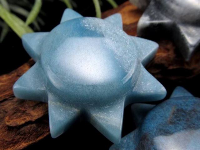 生命の源 トロレアイトインクォーツ 太陽置物 最大幅約4cm-4.5cm 1個売り 太陽モチーフ インテリアや贈り物に 体のバランスを整える石