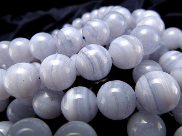 専用　獣形 ブルーレース斜め瑪瑙勾玉　　☆12,000円☆ 専用 獣形 ブルーレース斜め瑪瑙勾玉 ☆12,000円☆ 高品質☆ブルー