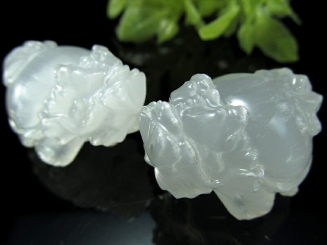 セレナイト 透石膏 ロングイ 彫刻置物 長さ約3.5cm 1個売り 財運を