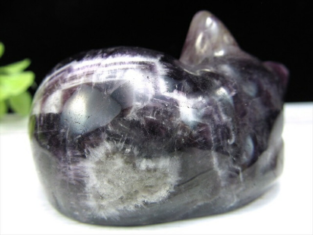 シェブロン アメジスト 眠り猫 天然石置物 重さ約100g-120g 癒しの眠り