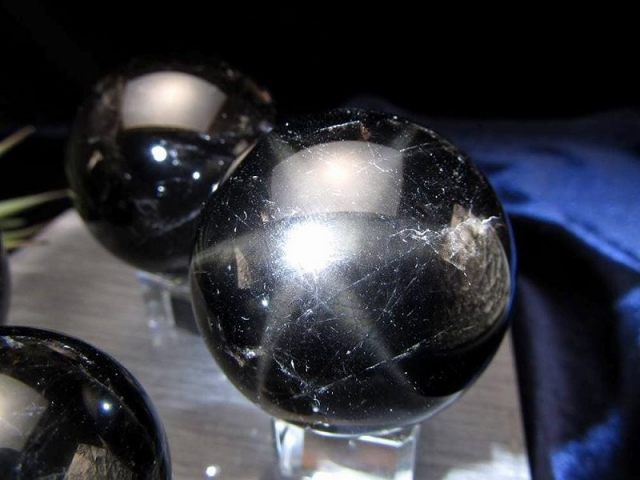 スターモリオン 丸玉 直径約46mm-48mm 神秘的なスターの輝き 六条のスター効果も 最強の魔除け 邪気払いの石 チベット産