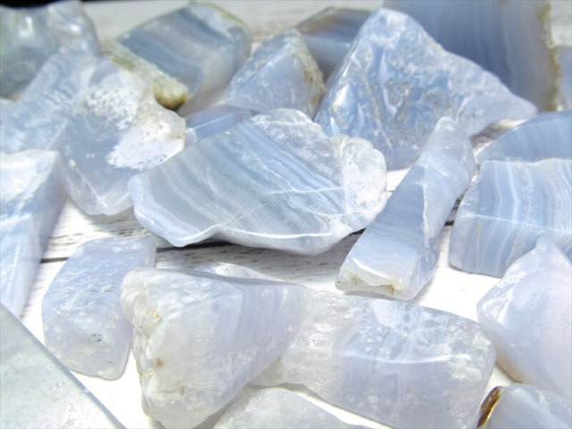 セット売り ブルーレースアゲート ポリッシュ 原石 詰め合わせ 一袋100g 粒約13mm-50mm 空色縞瑪瑙 南アフリカ産 hos