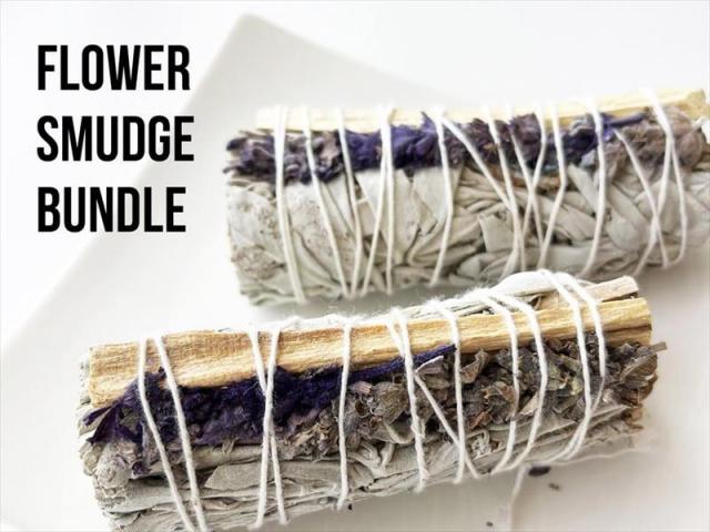 フラワースマッジバンドル 長さ約10cm-11cm 太さ約3.0cm-4.0cm 1個売り カリフォルニア産ホワイトセージ ペルー産パロサント カリフォルニア産ラベンダー
