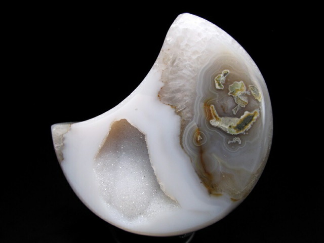 福運をもたらす笑顔の石 笑口 アゲート ジオード 月型 重さ317.5g フレーム台座付 瑪瑙&水晶 アゲート 笑福開運 インテリアやお守りに ブラジル産 hos