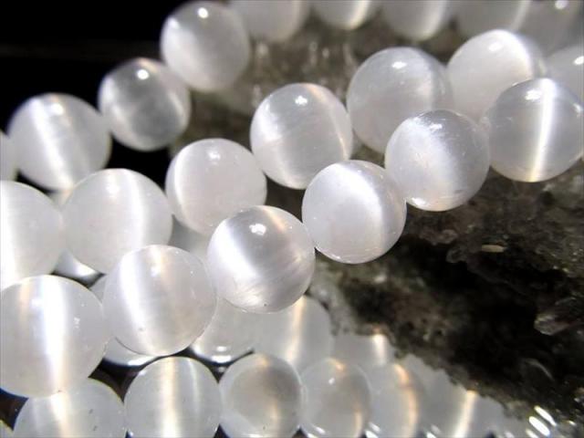 抜群のキャッツアイ効果 約8mm珠 キャッツアイ セレナイト 透石膏 約36cm-38cm 一連 シルクのような繊維質 天然ジプサム サティンスパーキャッツアイ