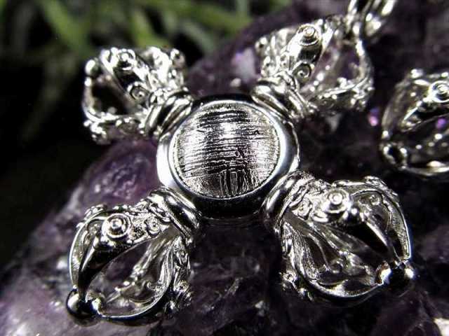 純金メッキ】ギベオン隕石 穴あきペンダントトップ 4g台 【小 ハート  