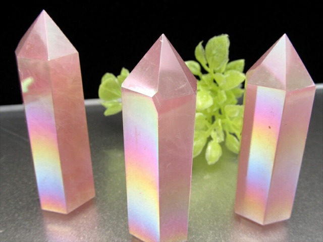 ローズオーラクォーツ ポイント(六角柱) 40グラム-50グラム 着色紅水晶 ピンクパールのような輝き 手ごろな小さめサイズ 大人気浄化アイテム