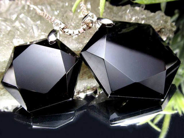 魔除けの印 モリオン(黒水晶六芒星) ヘキサゴン型ペンダントトップ 石 