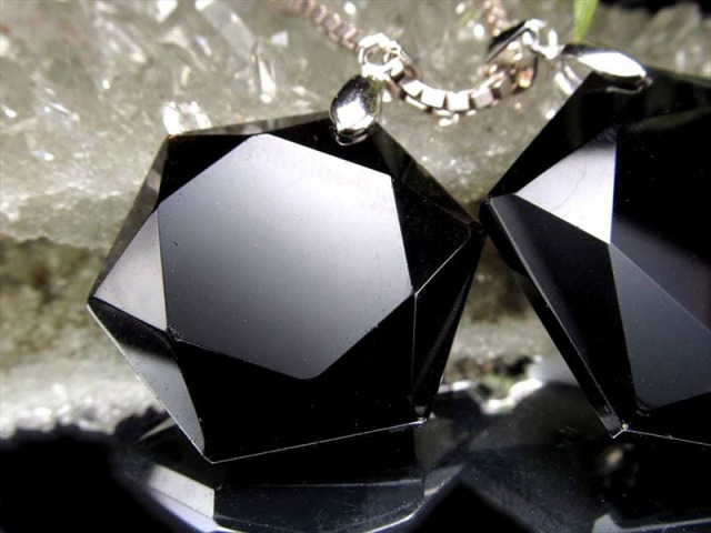 オープニング 大放出セール 魔除けの印 ヘキサゴン型ペンダント モリオン(黒水晶六芒星) アクセサリー