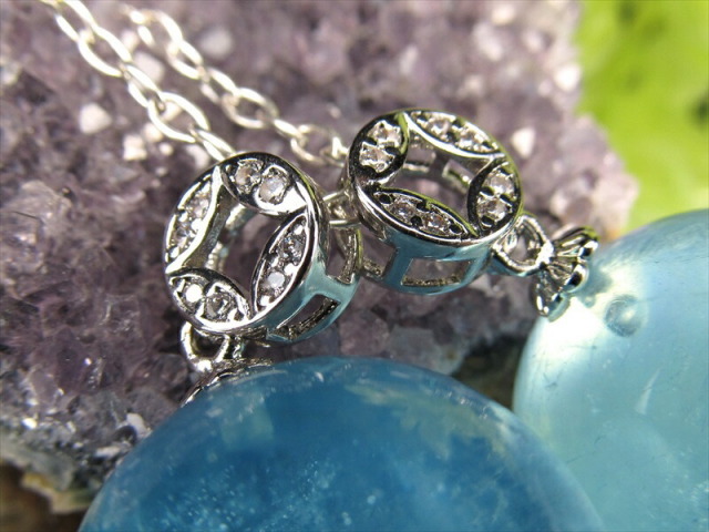 ３２万で購入したプラチナ台のアクアマリンのペンダントトップです。 32万で購入したプラチナ台のアクアマリンのペンダントトップです。