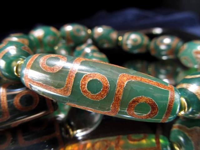 人気 天珠アクセサリー 緑龍紋天珠 ブレスレット 幅約12-14mm前後 九眼天珠＆虎牙三眼天珠 タイプ10