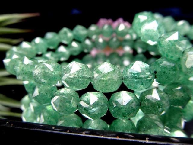 天然石グリーンアベンチュリン ブレスレット！スターカット AA+【グリーンアベンチュリン (砂金水晶) スターカット