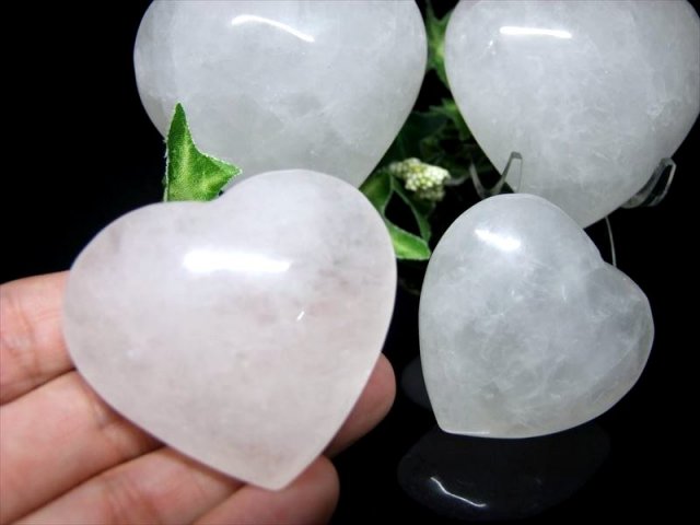 純真無垢な純白色 スノーホワイト水晶 ハート型 タンブル 1個売り 重さ