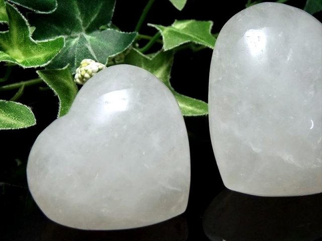 純真無垢な純白色 スノーホワイト水晶 ハート型 タンブル 1個売り 重さ