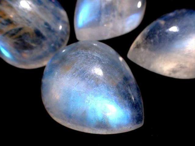 ブルームーンストーン(月長石) カボション 石サイズ縦約17mm-20mm×13mm-16mm 1個売り 美しいブルーシラー 愛と永遠を象徴する石 インド産