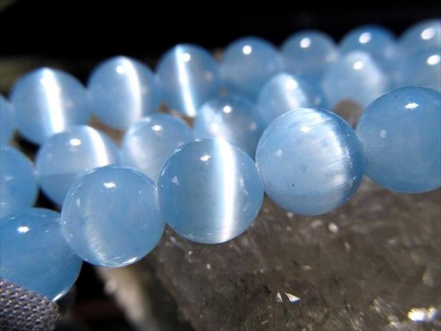 抜群のキャッツアイ効果 約8.5mm珠 シアンブルーカラー キャッツアイ セレナイト 透石膏 約36cm-38cm 一連 シルクのような繊維質 天然ジプサム