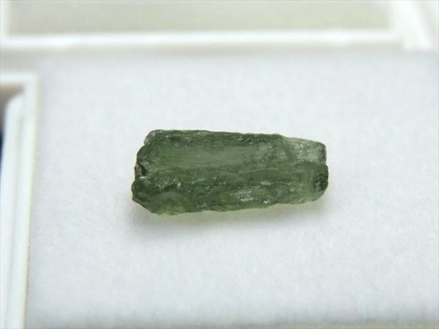 限定8個 超希少 モルダバイト 原石 ルースケース付き 幅約10