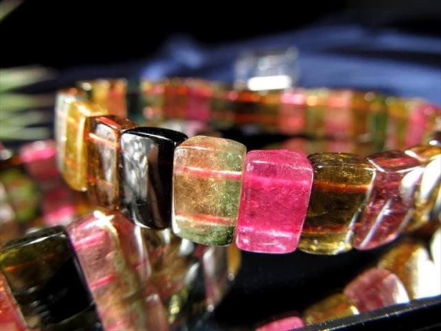 落ち着きある濃色MIXカラー! 3A MIXトルマリン (電気石) バングル ブレスレット 幅約10.0mm-10.5mm トルマリンの魅力満載 10月 誕生石 ブラジル産