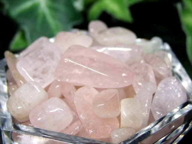 在庫あるだけ少量入荷 ピンク モルガナイト(ピンクアクアマリン)さざれ 100グラム 浄化用 インテリアに 約5mm-20mm ブラジル産 sa-p sa-