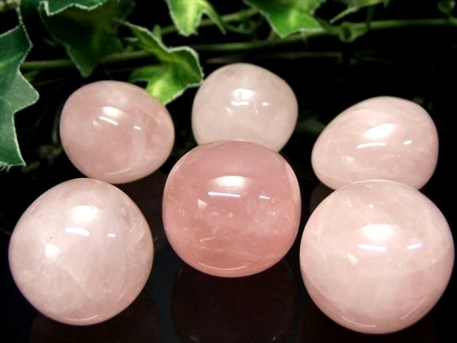潤いピンク ローズクォーツ（紅水晶） タンブル 詰合せ 一袋約100g 約4 