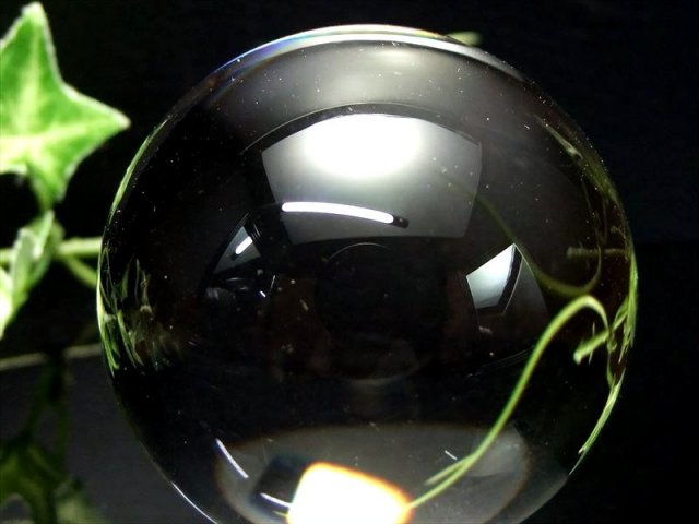 トライアングルラダー入り 無垢水晶 丸玉 重さ 202.0g 直径52.5mm 極上の透明感 天然水晶 天然石 クリスタル台座と豪華ＢＯＸ付 一点物 ブラジル産 sai