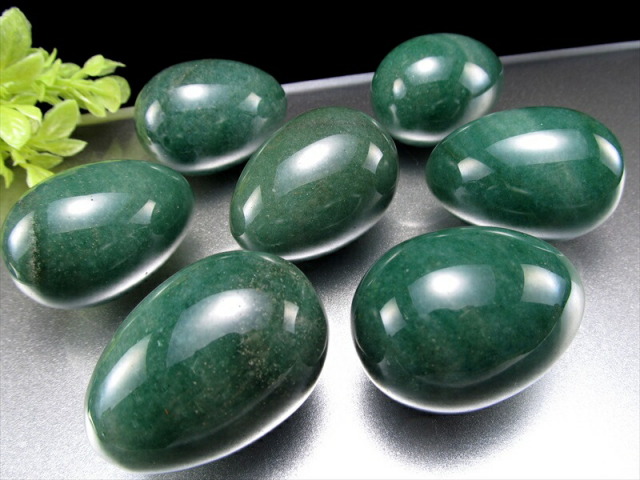 アベンチュリン エッグ型 置物 高さ45mm-50mm 重さ約80g-95g前後