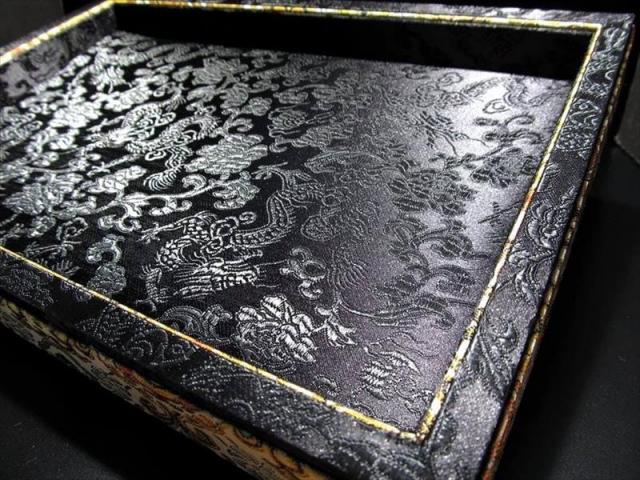 ブラック 天然石販売用トレイ 龍神刺繍デザイン 横30cm×縦20cm