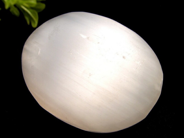 美品 セレナイト ジプサム 透石膏 ソープ型タンブル 重さ40グラム-65グラム シルクのような繊維質 癒しの天然石インテリア 聖母マリアのガラス hos tn-