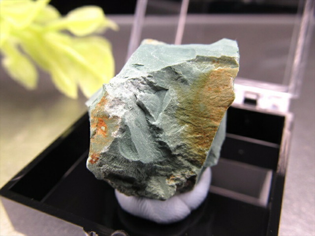 希少 国産原石 出雲石 (碧玉) 原石 サイズ35ミリ×35ミリのケース入り 大地のパワーを感じる石 ジャスパー 碧玉 一点物 島根県産 hos