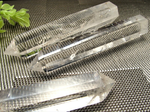 希少なロングタイプ 3A 天然透明 水晶 ポイント ワンドタイプ 130g