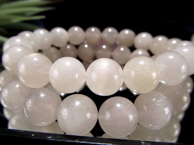 ホワイトラビットヘアルチルクォーツ サゲニティック クォーツ