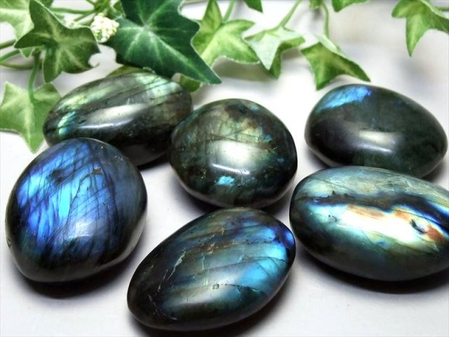 ラブラドライト タンブル 約200g入り 約3-5個入り 大人気つやつやタンブル ブルーシラー 天然石 パワーストーン マダガスカル産 tn-s
