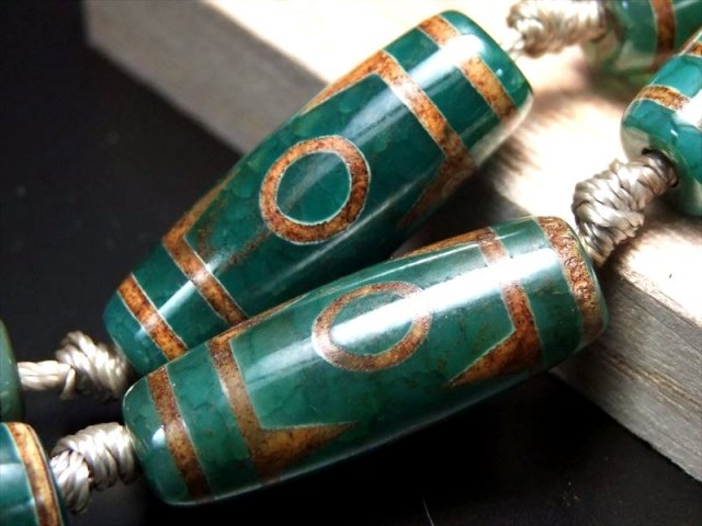 虎牙三眼天珠 こがさんがんてんじゅ 天珠 連 天珠サイズ約29mm 一連10