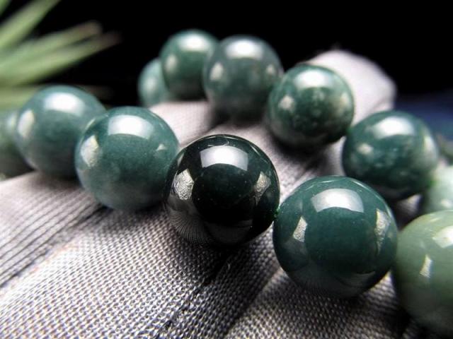 激安宣言 約10mm珠 グアテマラ産 天然翡翠 ジェダイト/硬玉 一連 約37