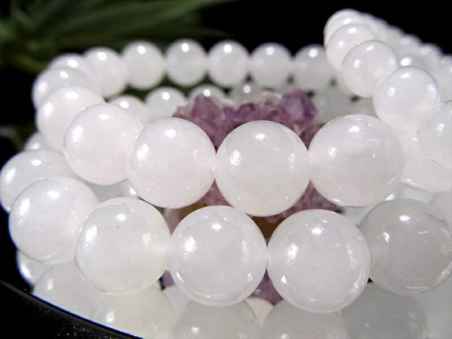 特別入荷!「和田玉」 翡翠(ネフライト) ブレスレット 9.5mm-10mm×21珠 