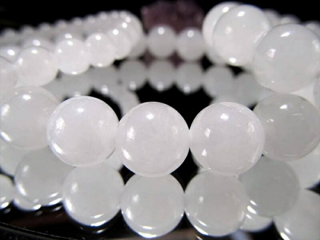 特別入荷!「和田玉」 翡翠(ネフライト) ブレスレット 9.5mm-10mm×21珠 