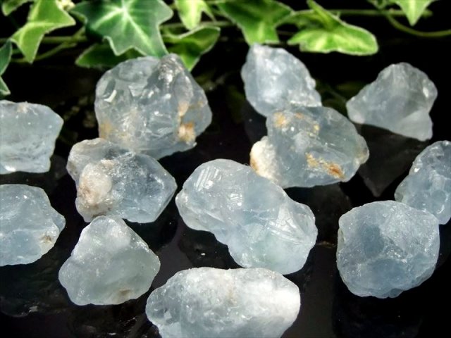 高品質結晶タイプ セレスタイト 結晶原石さざれ 約200g（5-10個入り