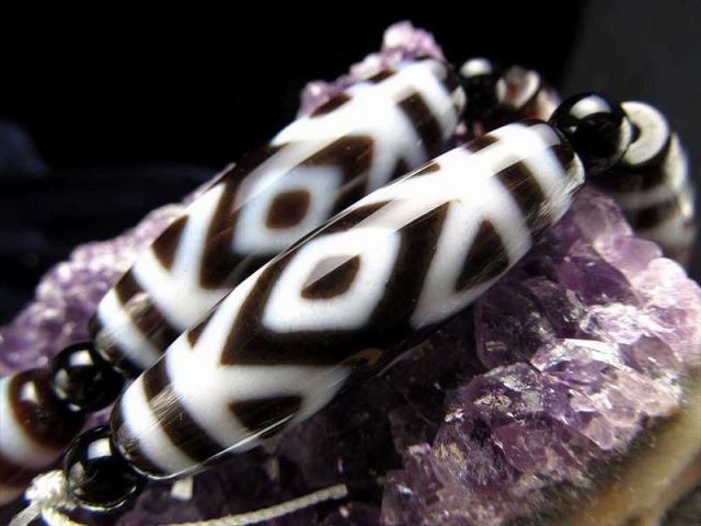 金剛虎牙天珠 こんごうこがてんじゅ 連 天珠サイズ約37mm 一連5個付き 商売繁盛・仕事成功をもたらす お買い得 天珠連販売