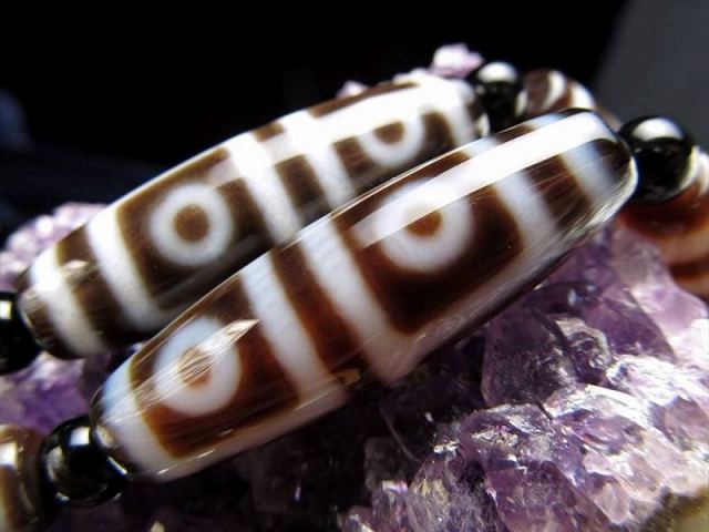 四眼天珠(よんがんてんじゅ) 連 天珠サイズ約37mm 一連5個付き 自分の望んだ道での成功へ導く お買い得 天珠連販売