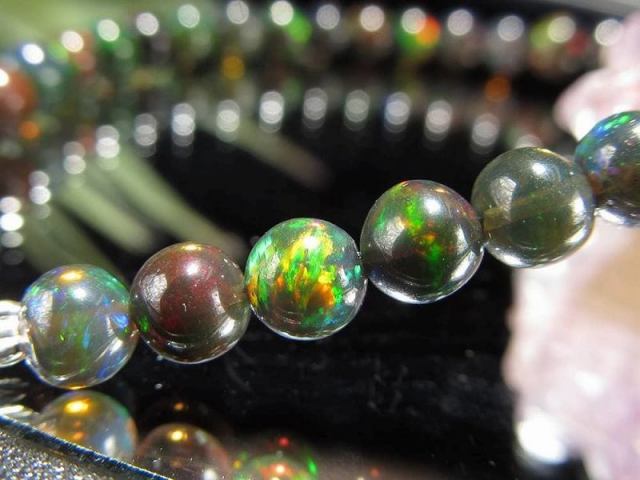 深みのあるダークカラー ブラックオパール セミラウンドタイプ ブレスレット 石サイズ約4.5mm×36珠前後 アジャスター金具付き Silver925 希少な丸玉