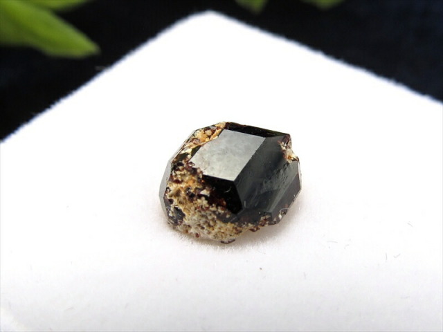 希少 国産原石 スペサルティン ガーネット原石 0.8g-1.0g ケース付 1個売り 長野県小県郡和田村和田峠産