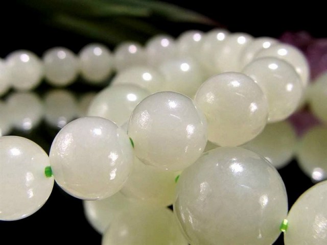 多様なデザインの天然和田玉ネフライト 和田玉「天然翡翠(ネフライト