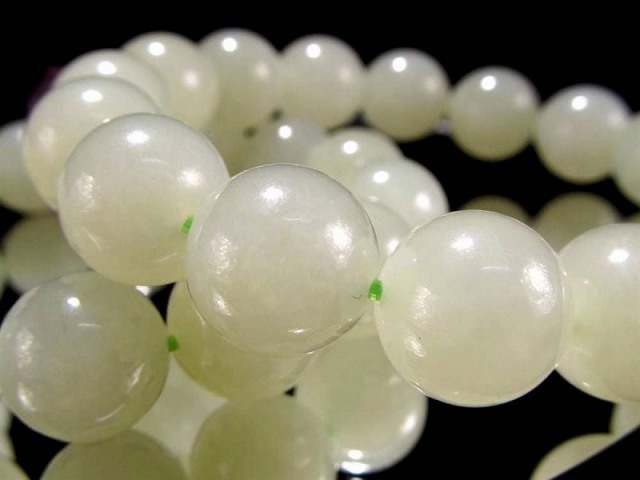 淡色グリーン 和田玉 青白玉 翡翠 ネフライト ブレスレット 約12mm×16