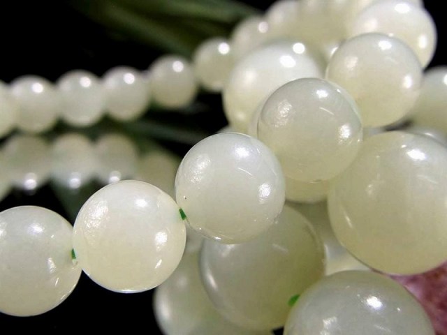 淡色グリーン 和田玉 青白玉 翡翠 ネフライト ブレスレット 約12mm×16