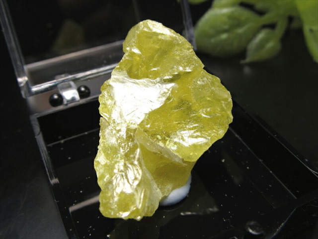 ミニチュア原石シリーズ Mサイズ 自然硫黄 原石 サイズ35ミリ×35ミリの