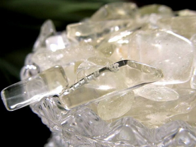 大粒タイプ リビアングラス さざれ 約20g入り 粒の大きさ約5mm-20mm